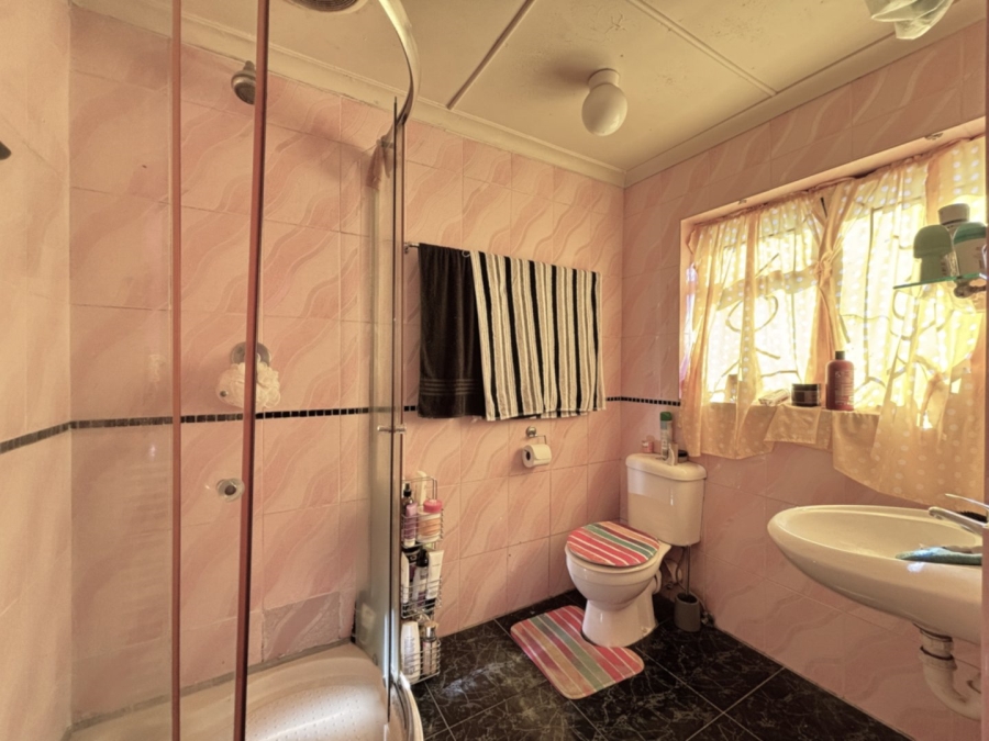 3 Bedroom Property for Sale in Rocklands Western Cape